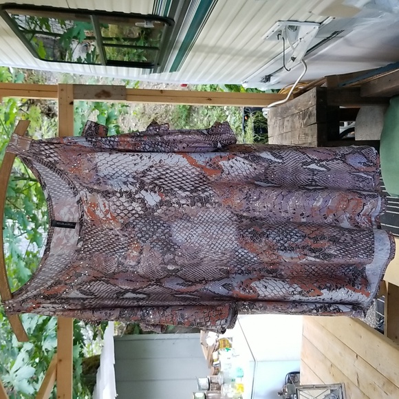 Sz L Snakeskin Sparkle Top - Picture 5 of 10